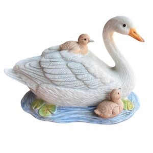 Homco Swan and Babies Figurine Vintage